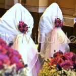 Dettaglio addobbo sedute sposi con rose e lavanda