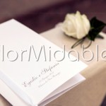 Dettaglio della boutonniere in bianco