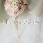 Bouquet romantico con rose cipria
