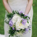 Bouquet profumato con peonie, fresie e gelsomino