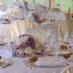 sfere floreali centrotavola con ortensie e rose lilla